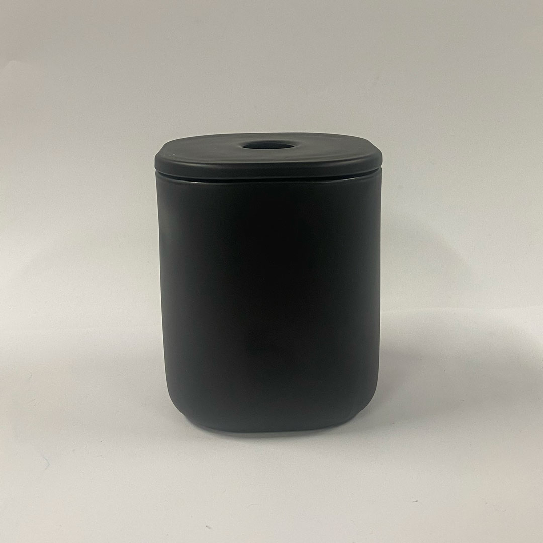 lcs_le-cube-lid_small-matte-black-diffuser_01